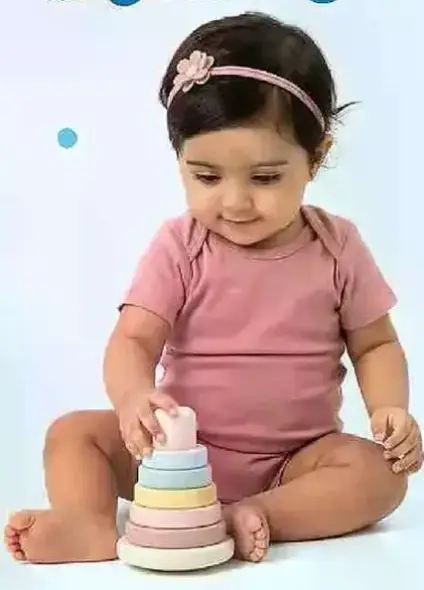 لعبه تكديس ملونه للاطفال.