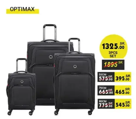 3-piece luggage set in black.